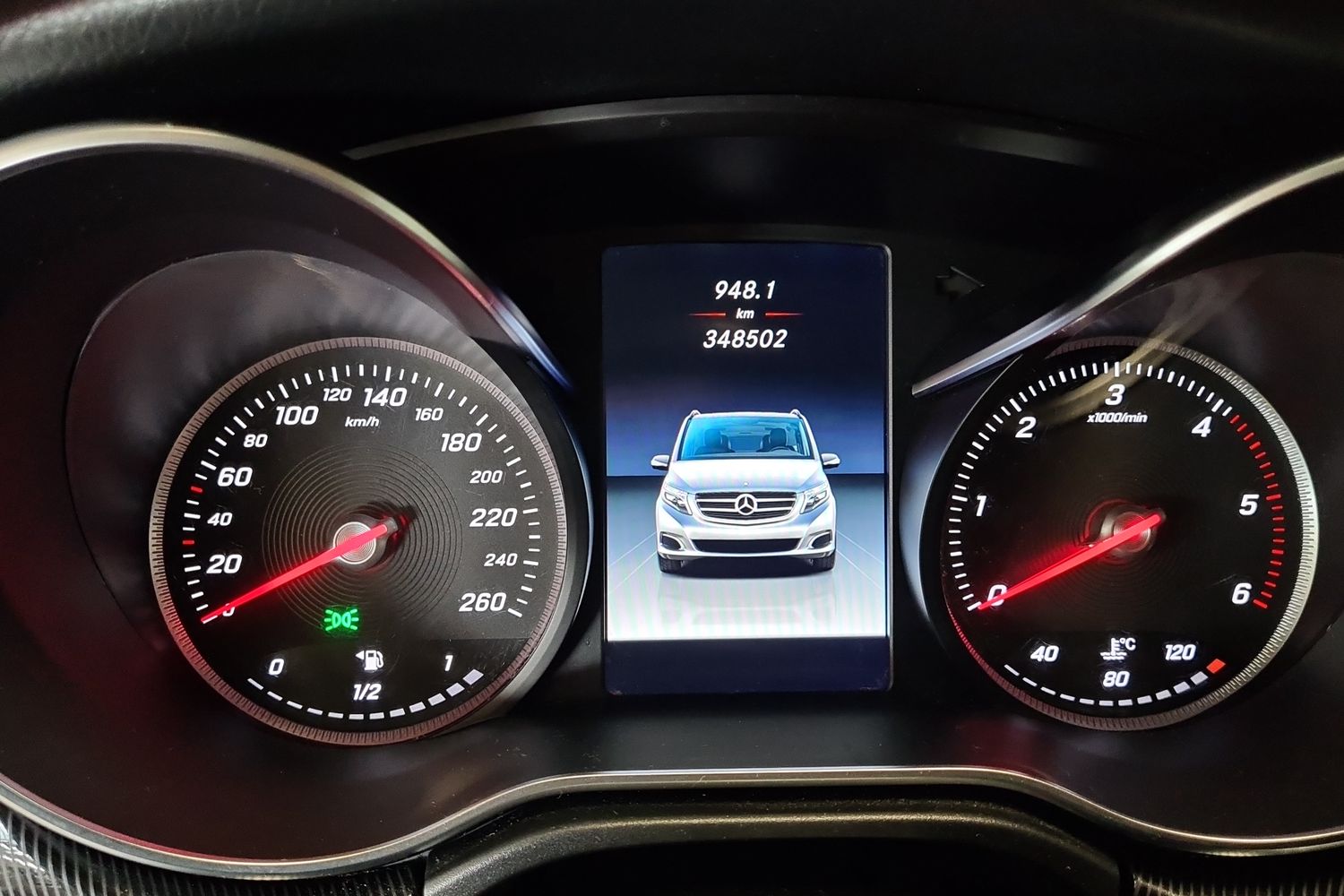 MERCEDES-BENZ V 2016