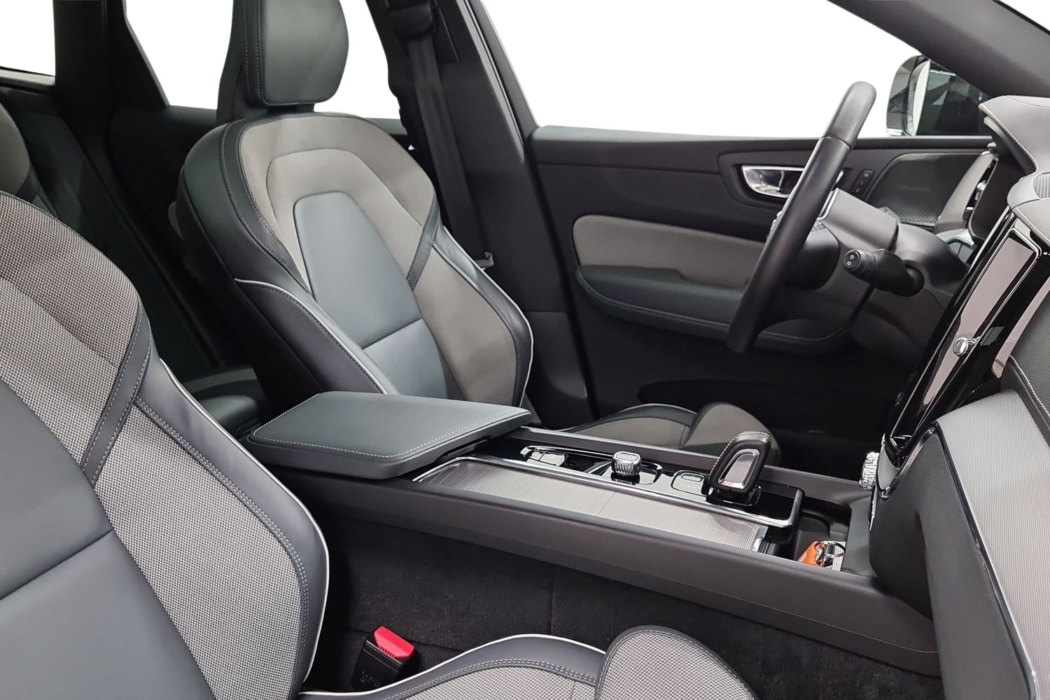 VOLVO XC60 2021