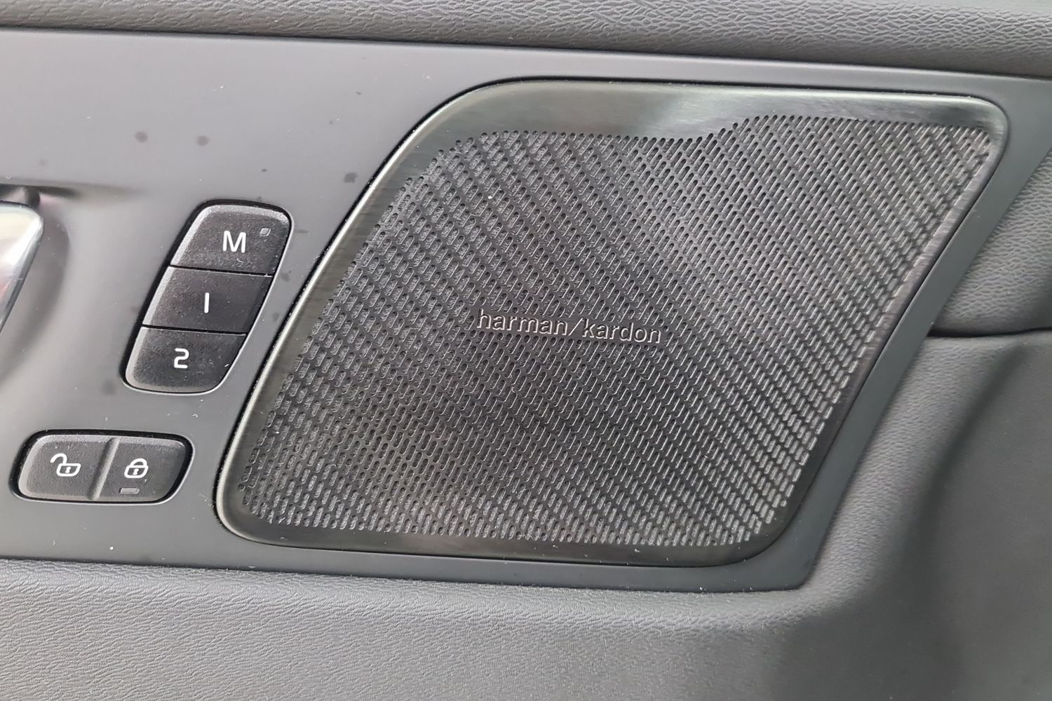 VOLVO XC60 2021