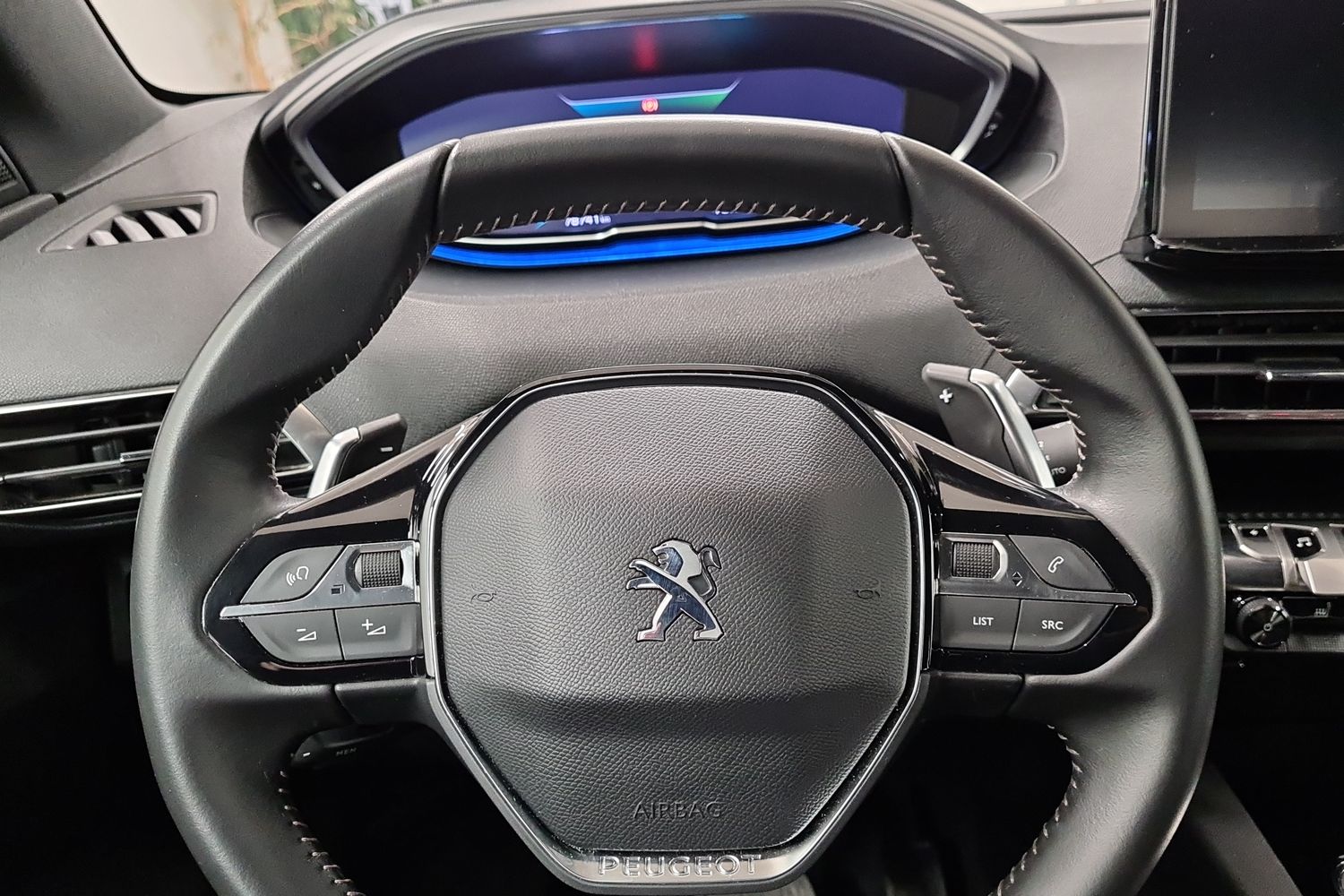 PEUGEOT 3008 2023