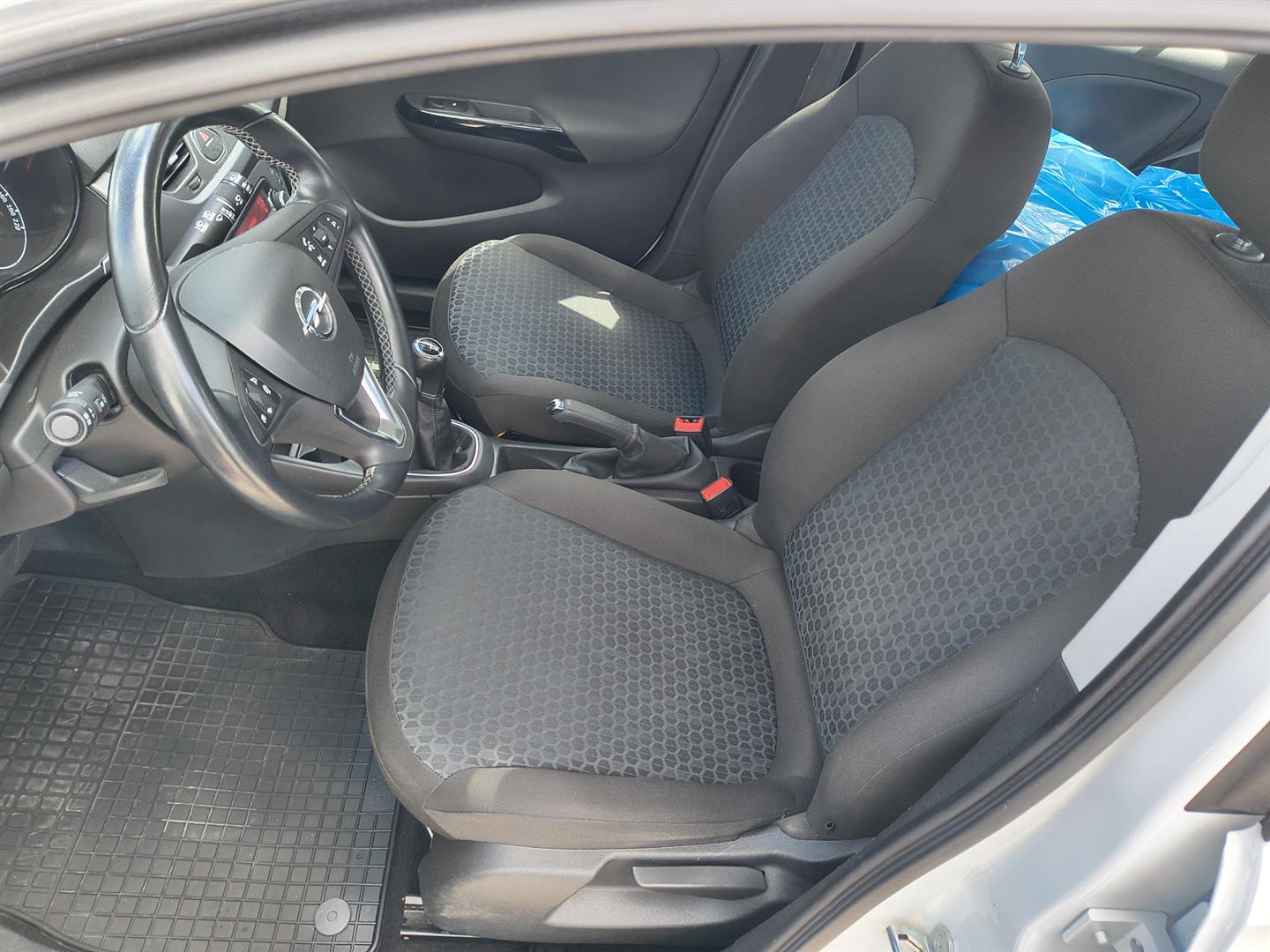 OPEL CORSA 2015