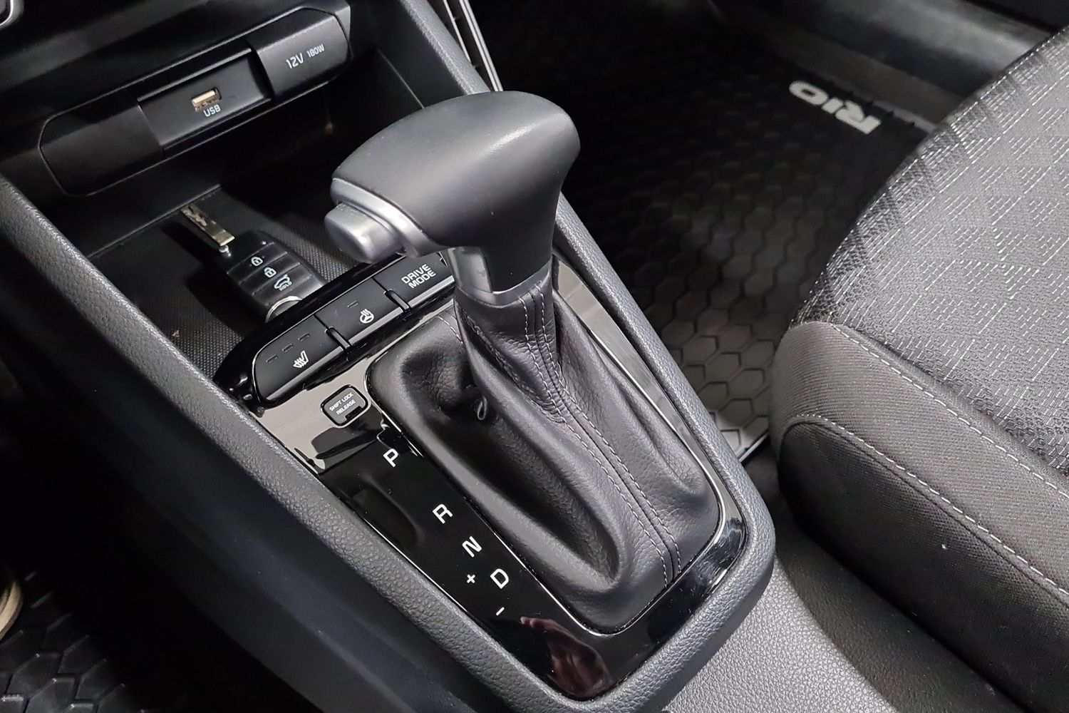 KIA RIO 2021