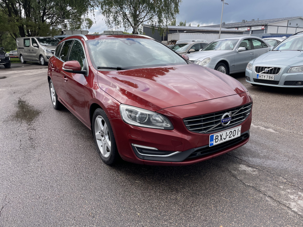VOLVO V60 1