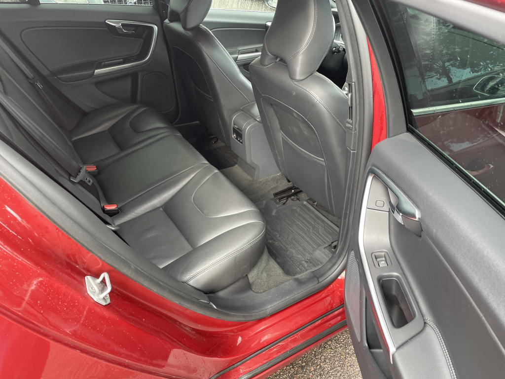 VOLVO V60 10