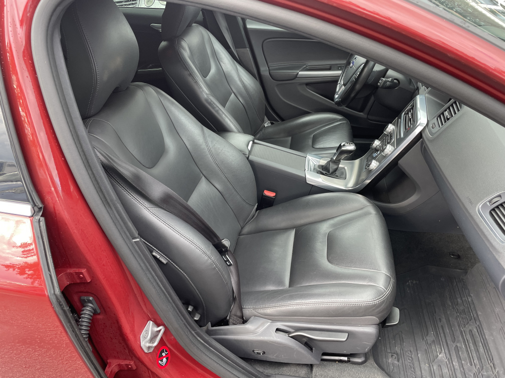 VOLVO V60 12