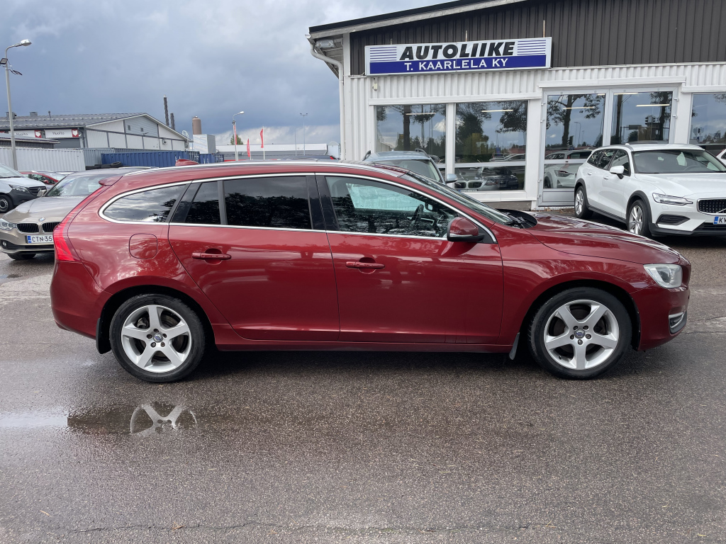 VOLVO V60 2