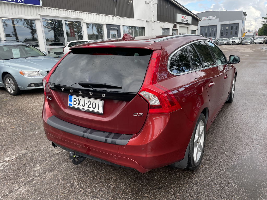 VOLVO V60 3
