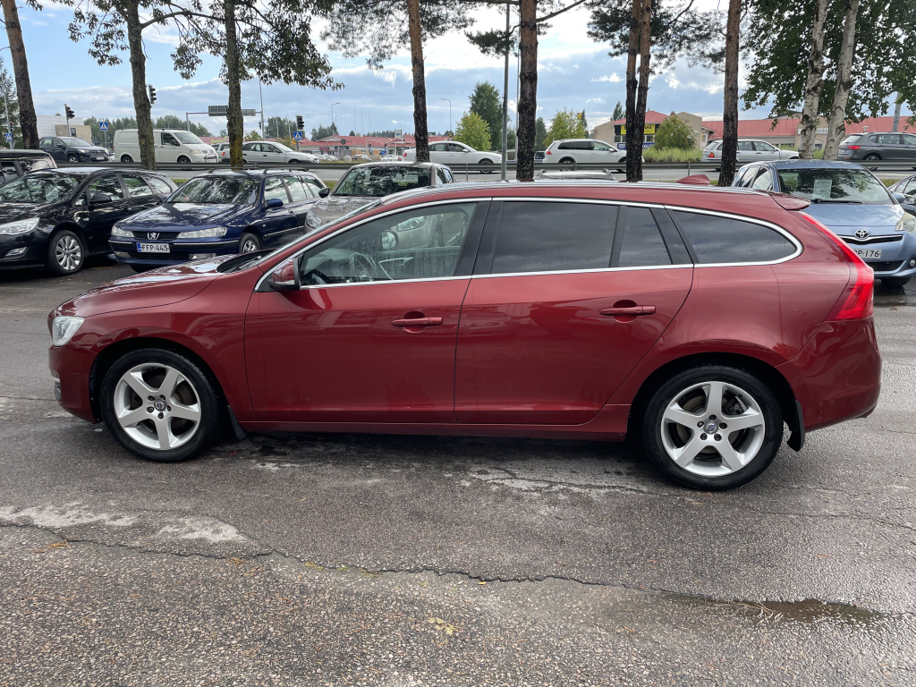 VOLVO V60 5