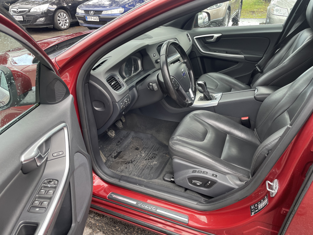 VOLVO V60 7