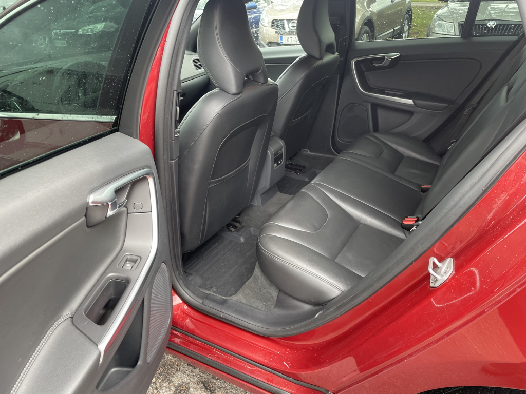 VOLVO V60 8