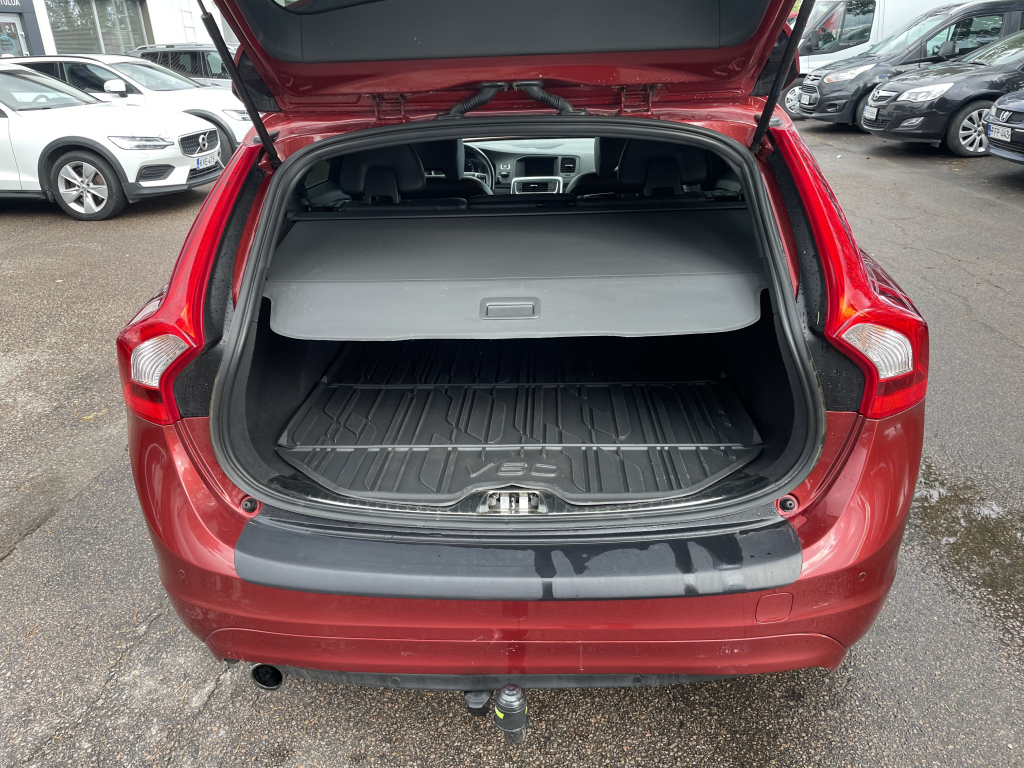 VOLVO V60 9