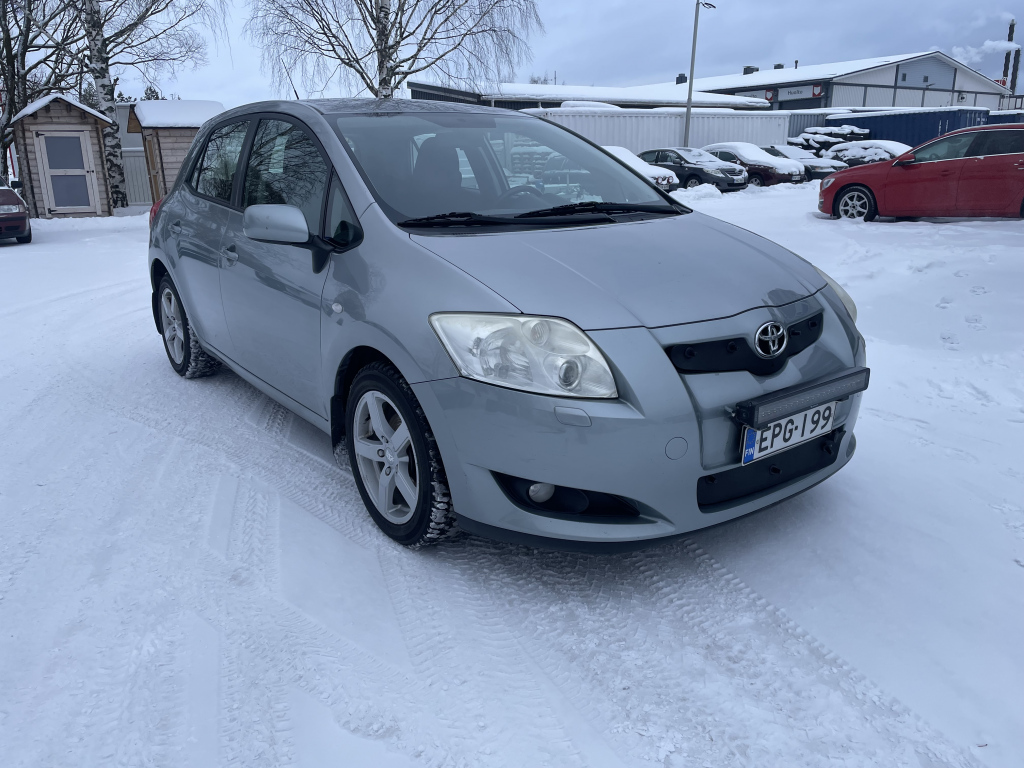 TOYOTA Auris 1