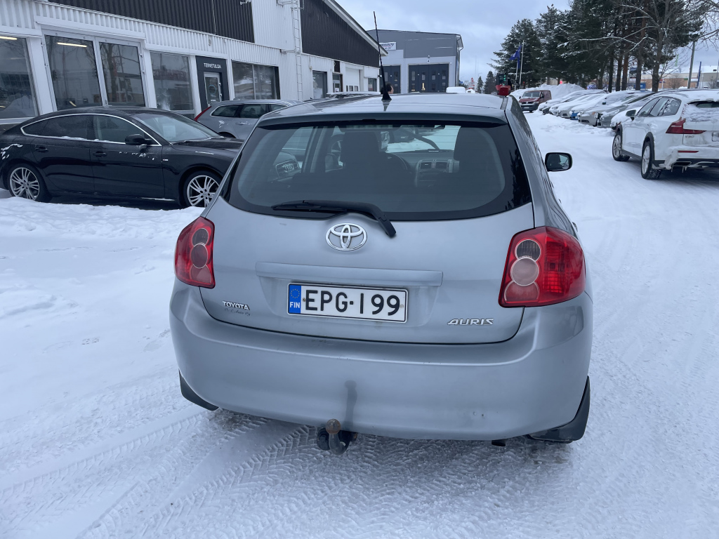 TOYOTA Auris 3