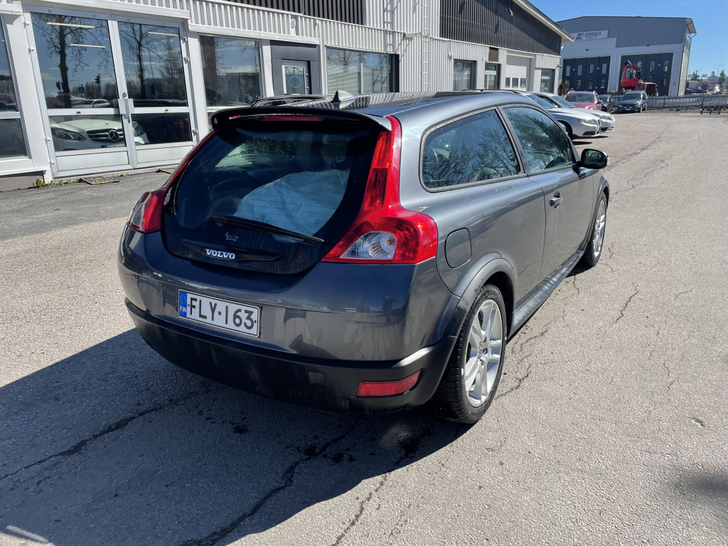 VOLVO C30 4