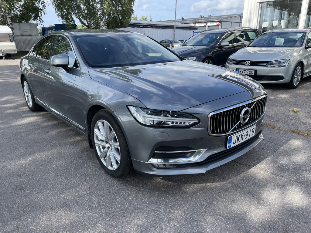 VOLVO S90 1