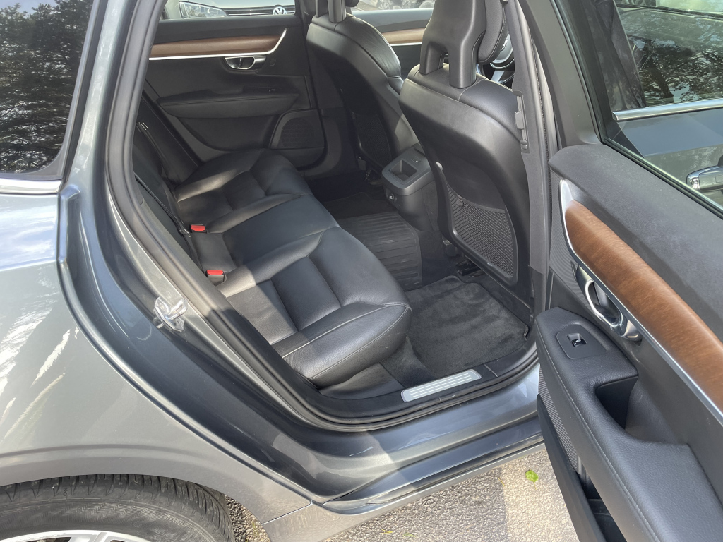 VOLVO S90 10