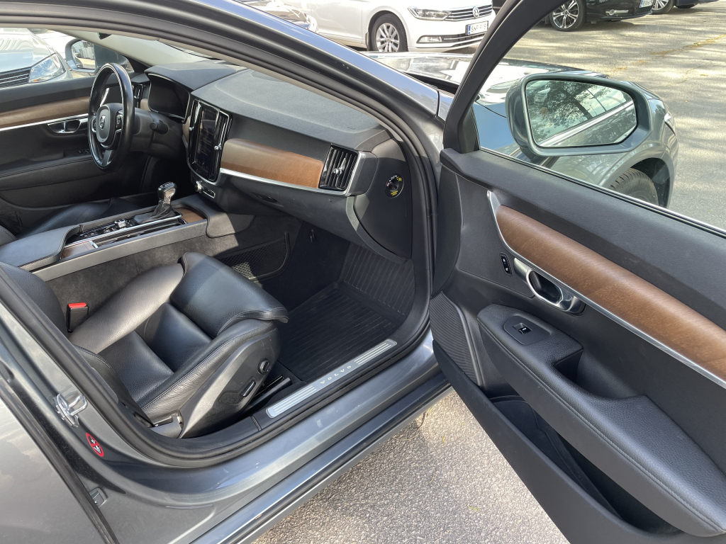VOLVO S90 12
