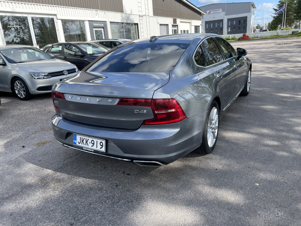 VOLVO S90 3
