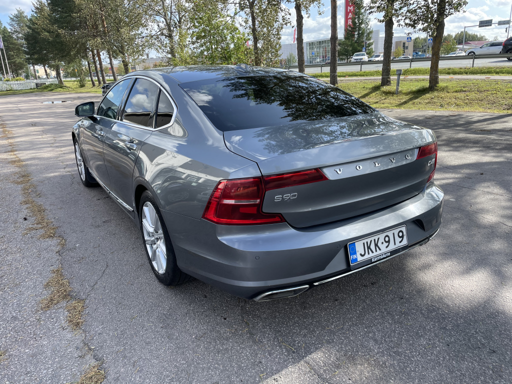 VOLVO S90 4