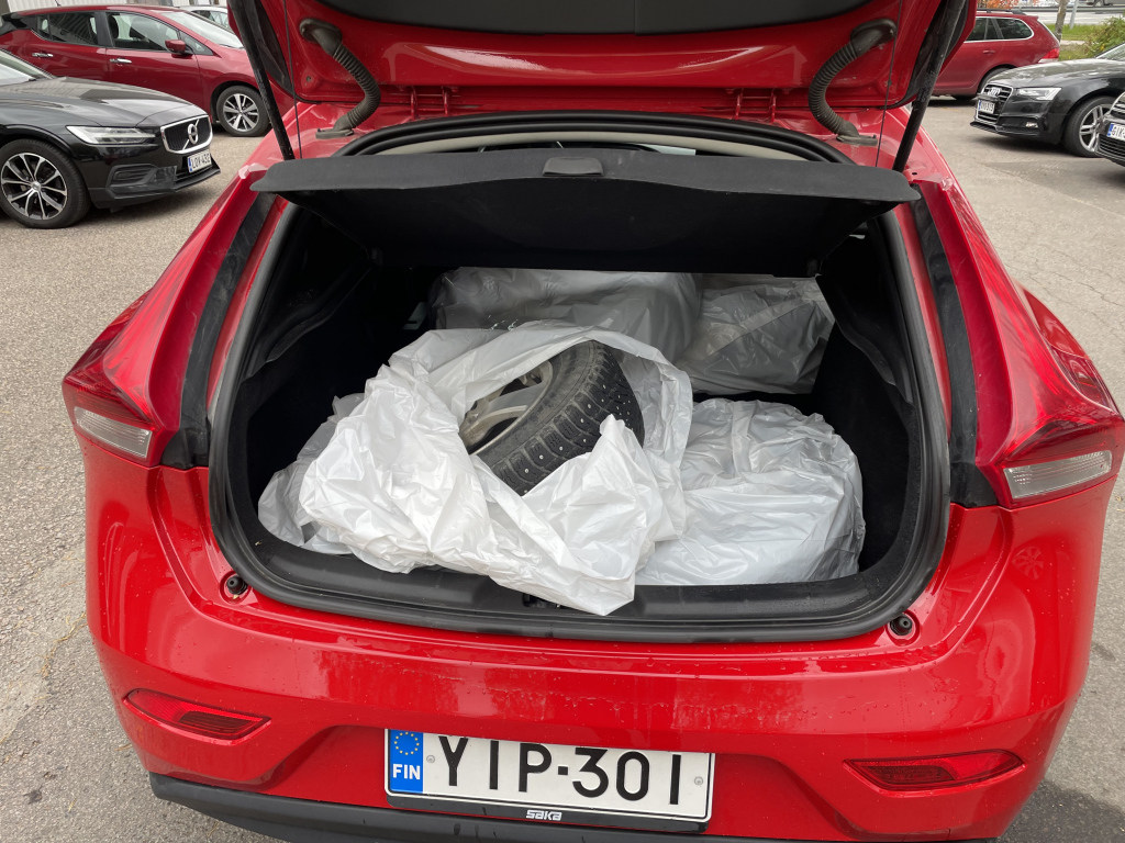 VOLVO V40 7