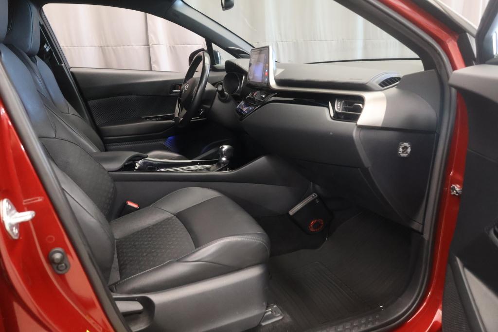 TOYOTA C-HR 10