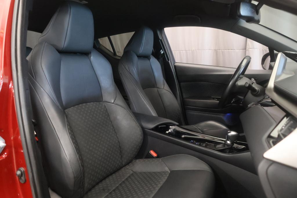 TOYOTA C-HR 11