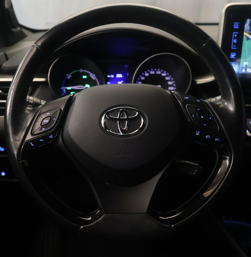 TOYOTA C-HR 14