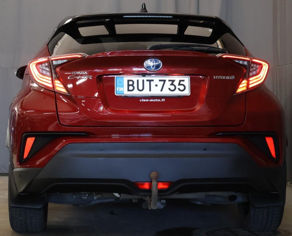 TOYOTA C-HR 5