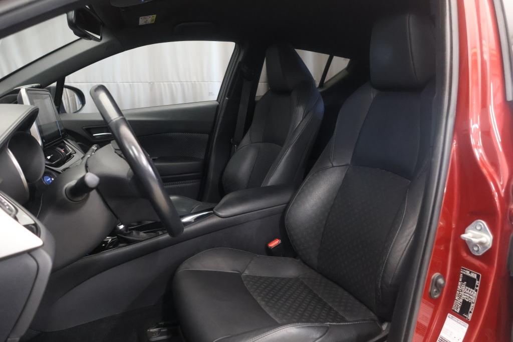 TOYOTA C-HR 8