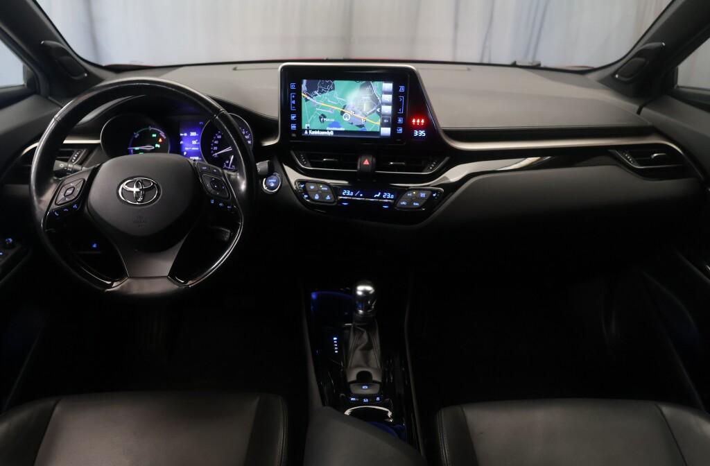 TOYOTA C-HR 9