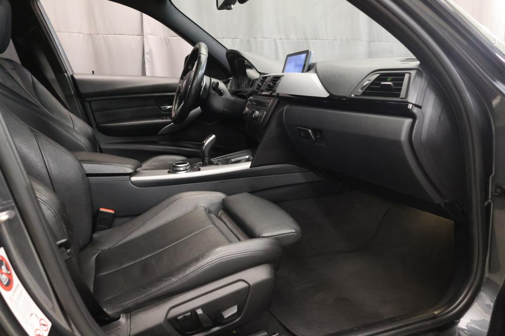 BMW 330 11