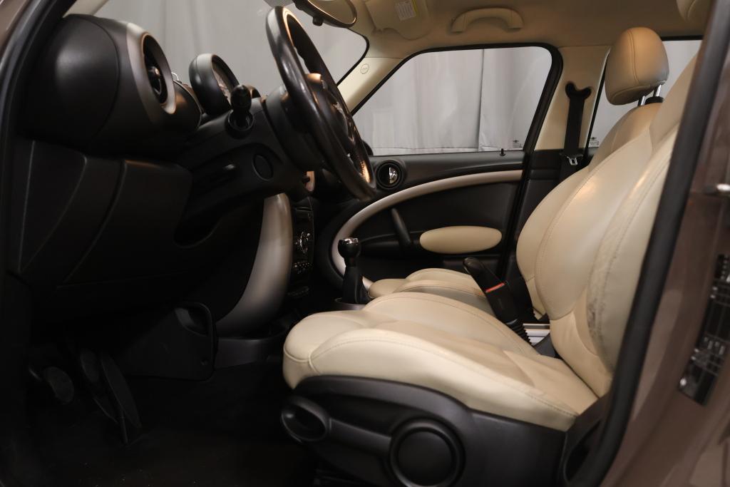 MINI Countryman 8