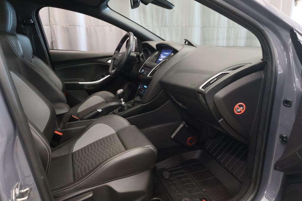 FORD Focus 11