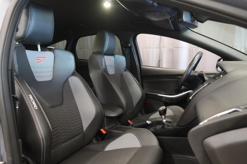 FORD Focus 12