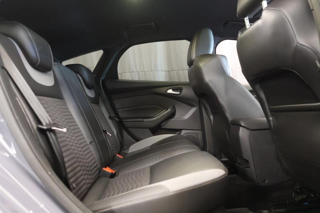 FORD Focus 13