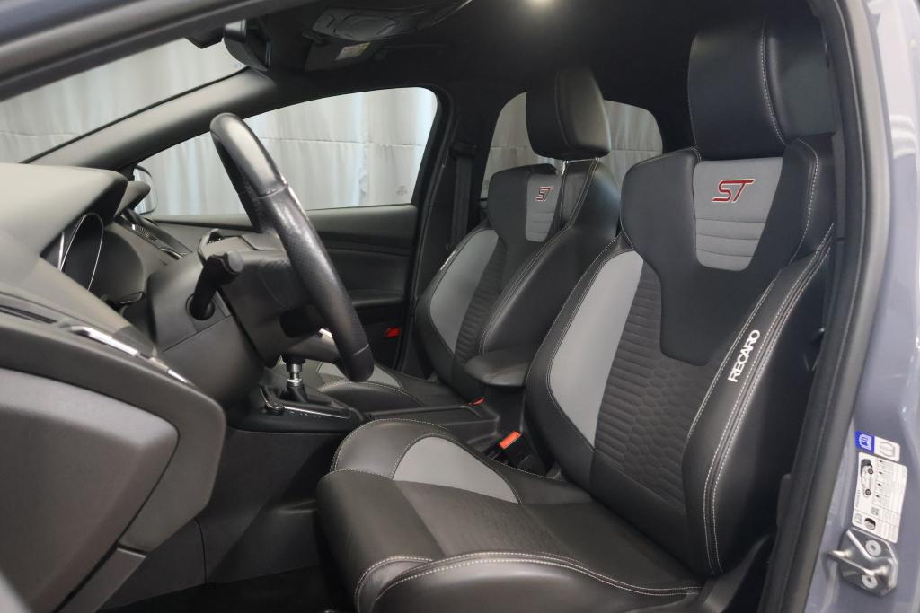 FORD Focus 8