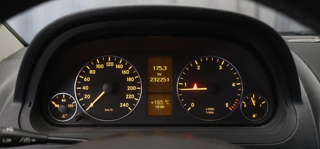 MERCEDES-BENZ A 15