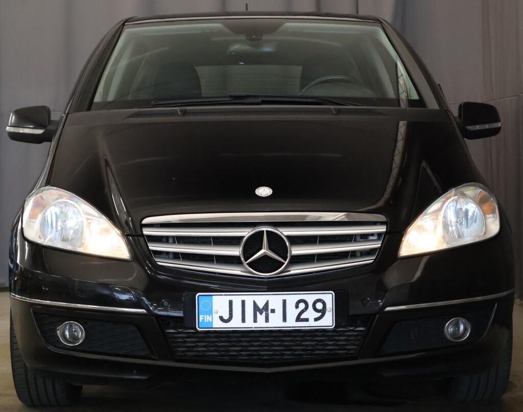 MERCEDES-BENZ A 4