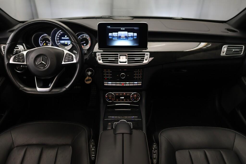 MERCEDES-BENZ CLS 12