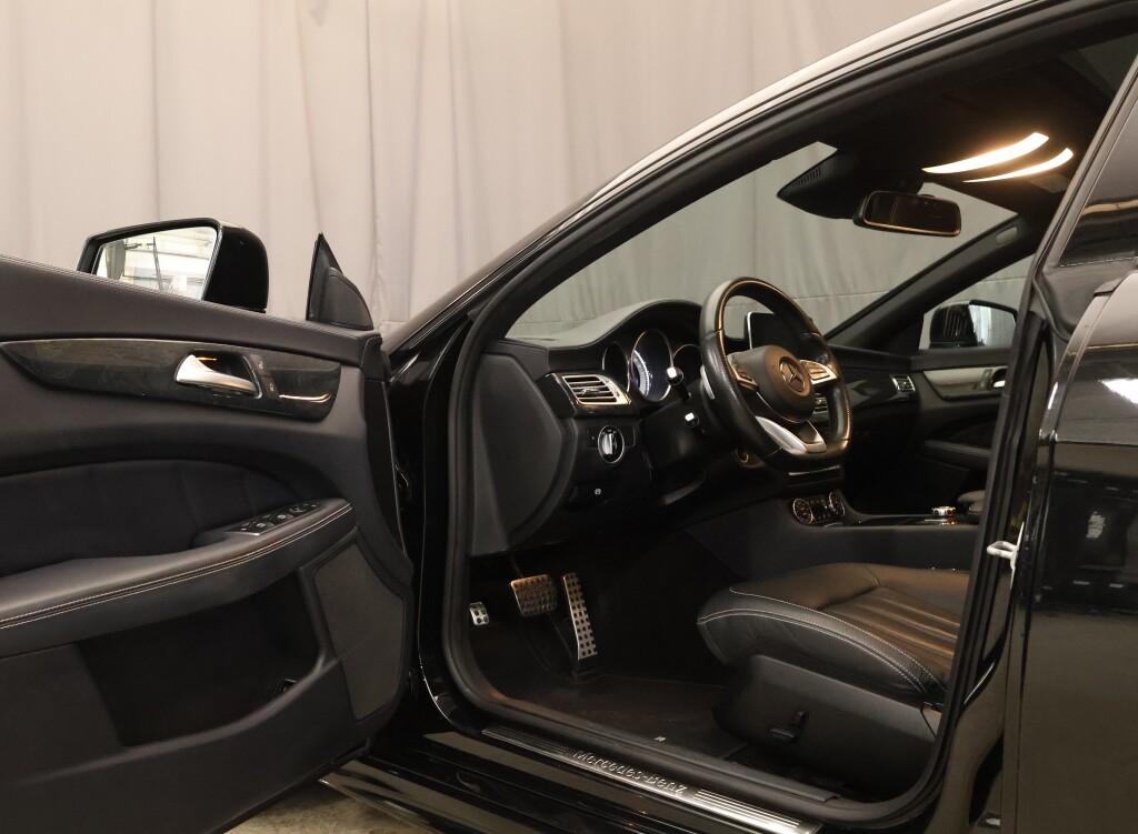 MERCEDES-BENZ CLS 8
