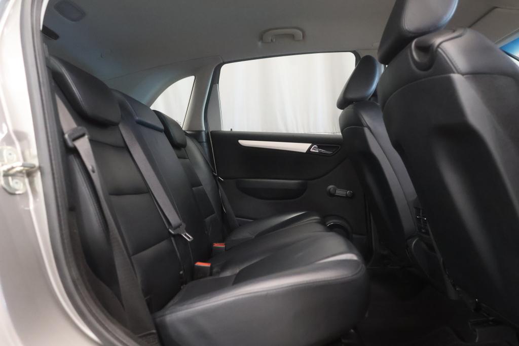 MERCEDES-BENZ B 12