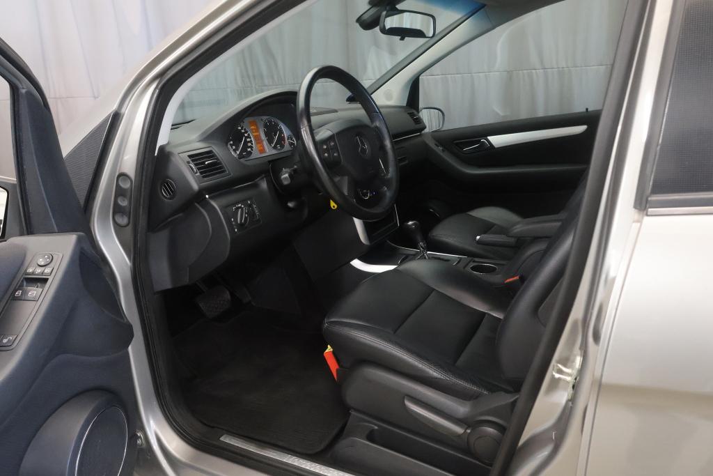 MERCEDES-BENZ B 7