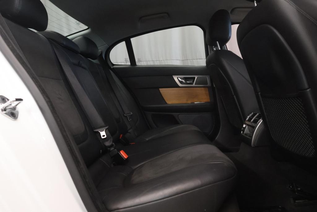 JAGUAR XF 13