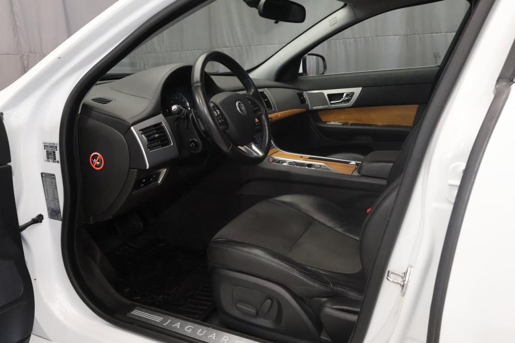 JAGUAR XF 7