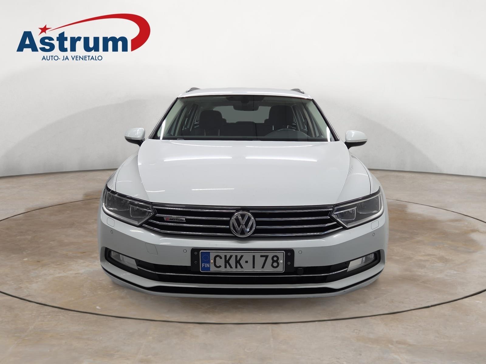 VOLKSWAGEN PASSAT 2016