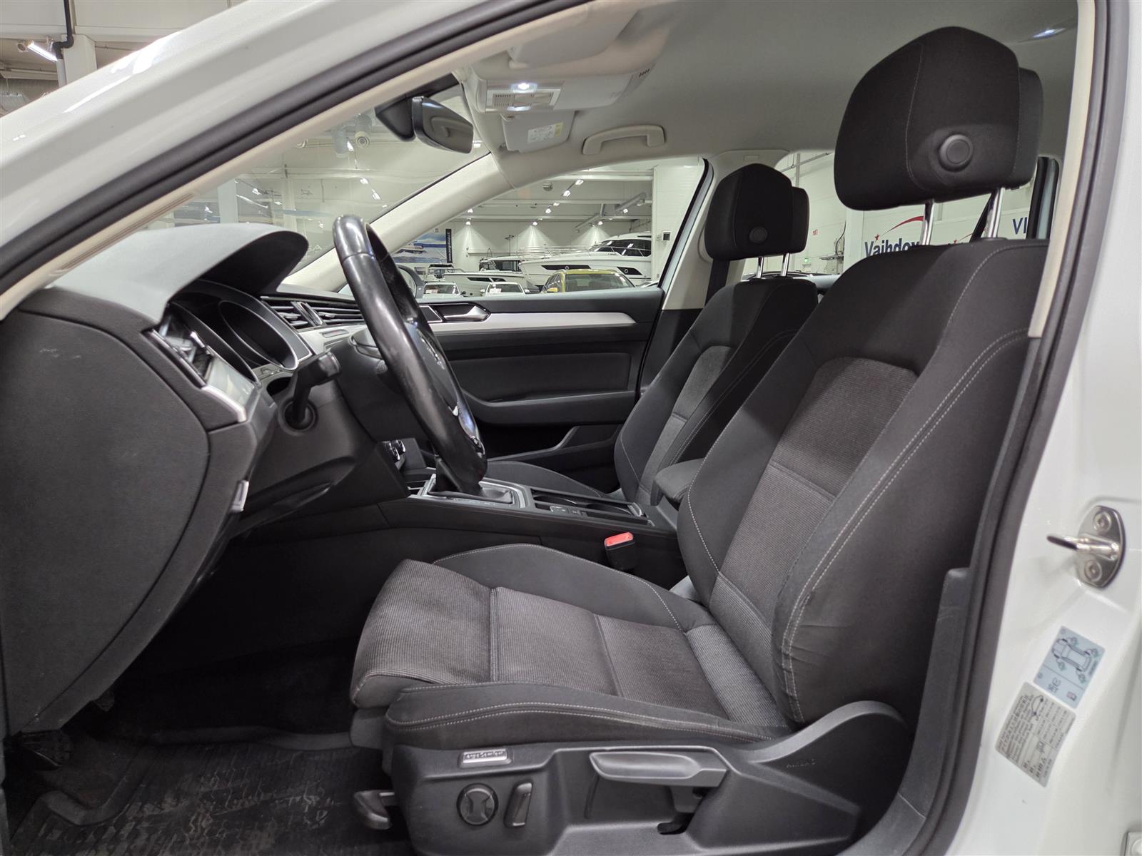 VOLKSWAGEN PASSAT 2016