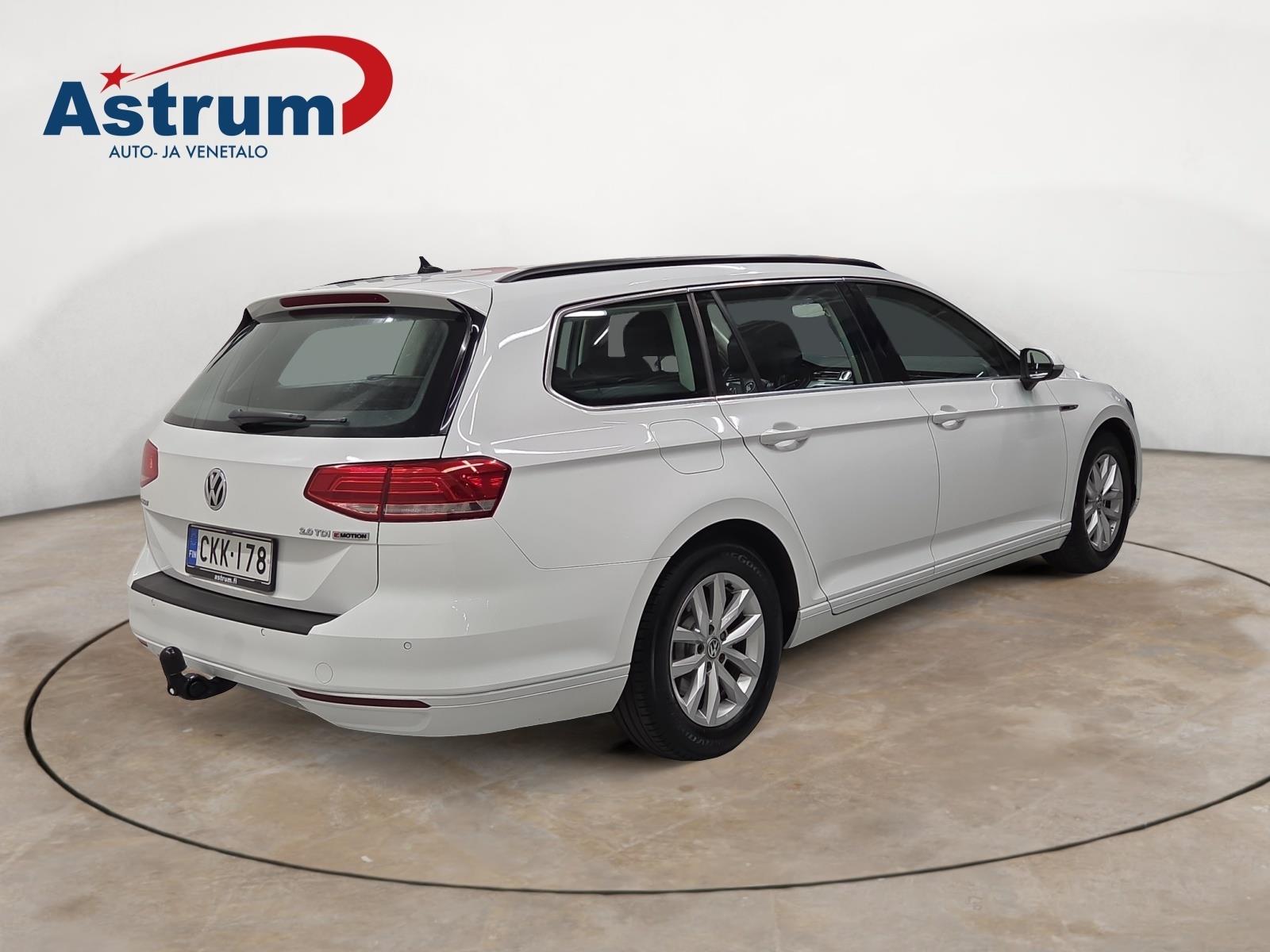 VOLKSWAGEN PASSAT 2016
