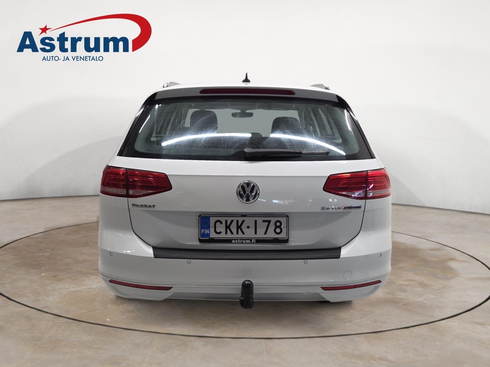 VOLKSWAGEN PASSAT 2016