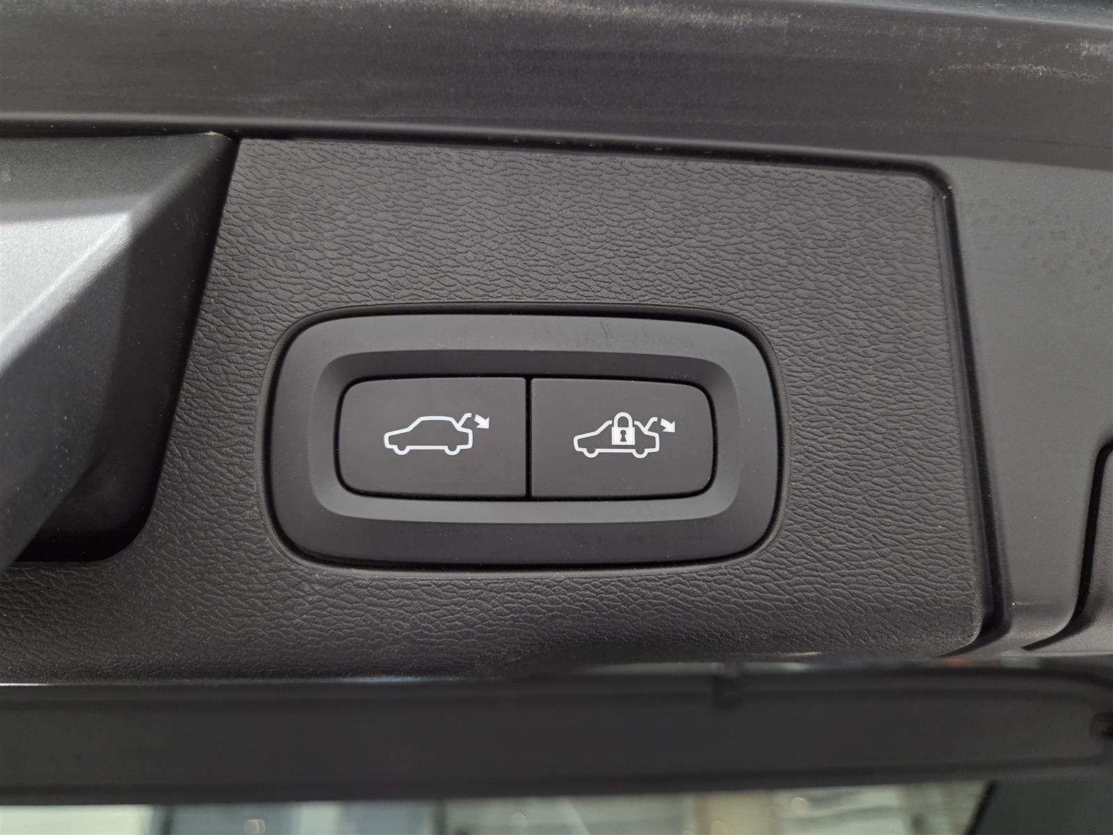 VOLVO XC60 2020