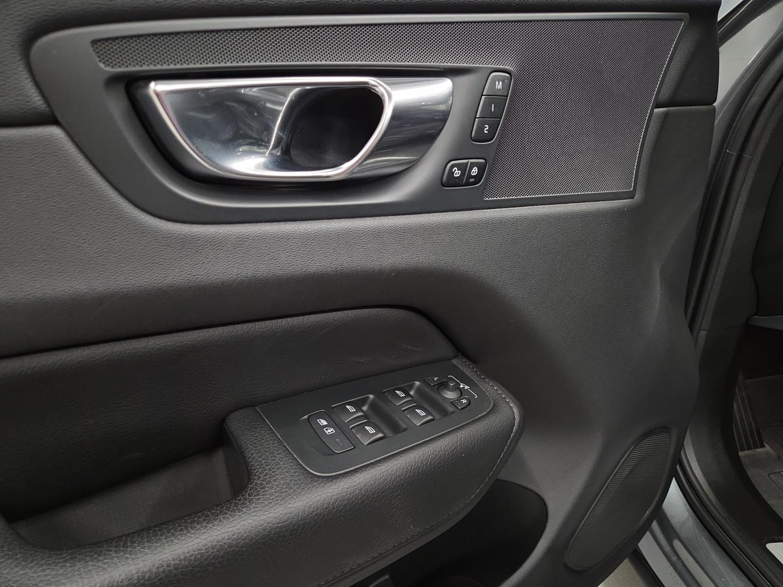 VOLVO XC60 2020